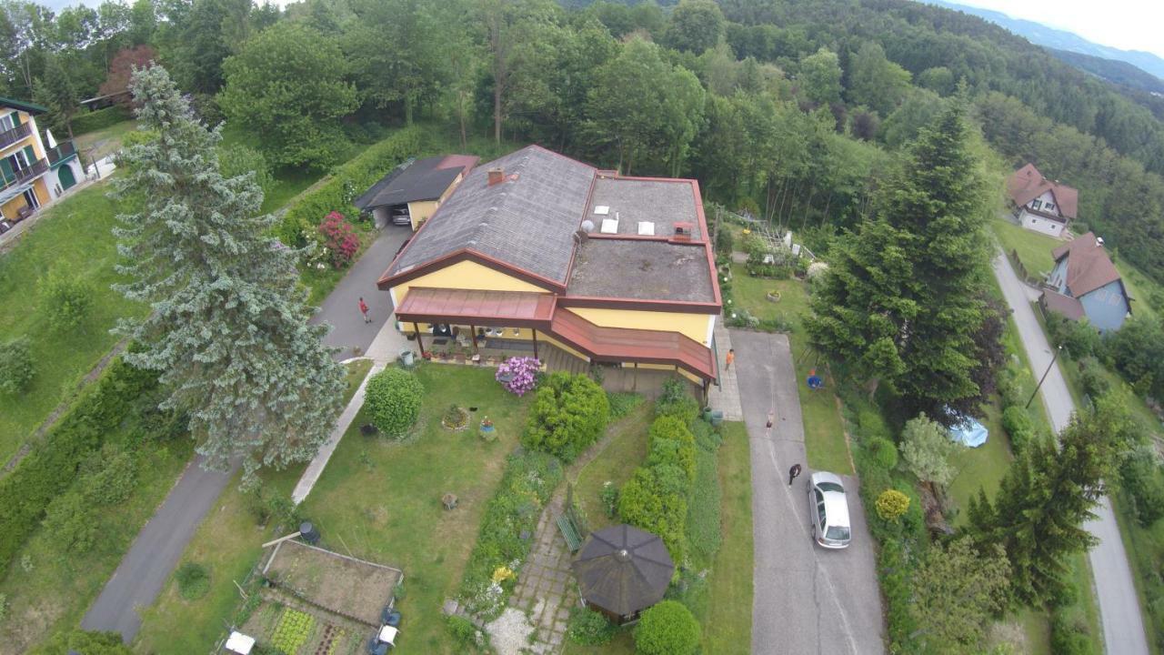 Haus Renarth - Michaela Pronegg Apartment Kitzeck im Sausal Bagian luar foto