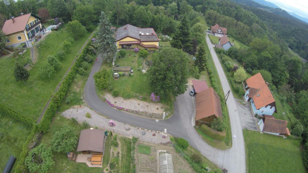 Haus Renarth - Michaela Pronegg Apartment Kitzeck im Sausal Bagian luar foto