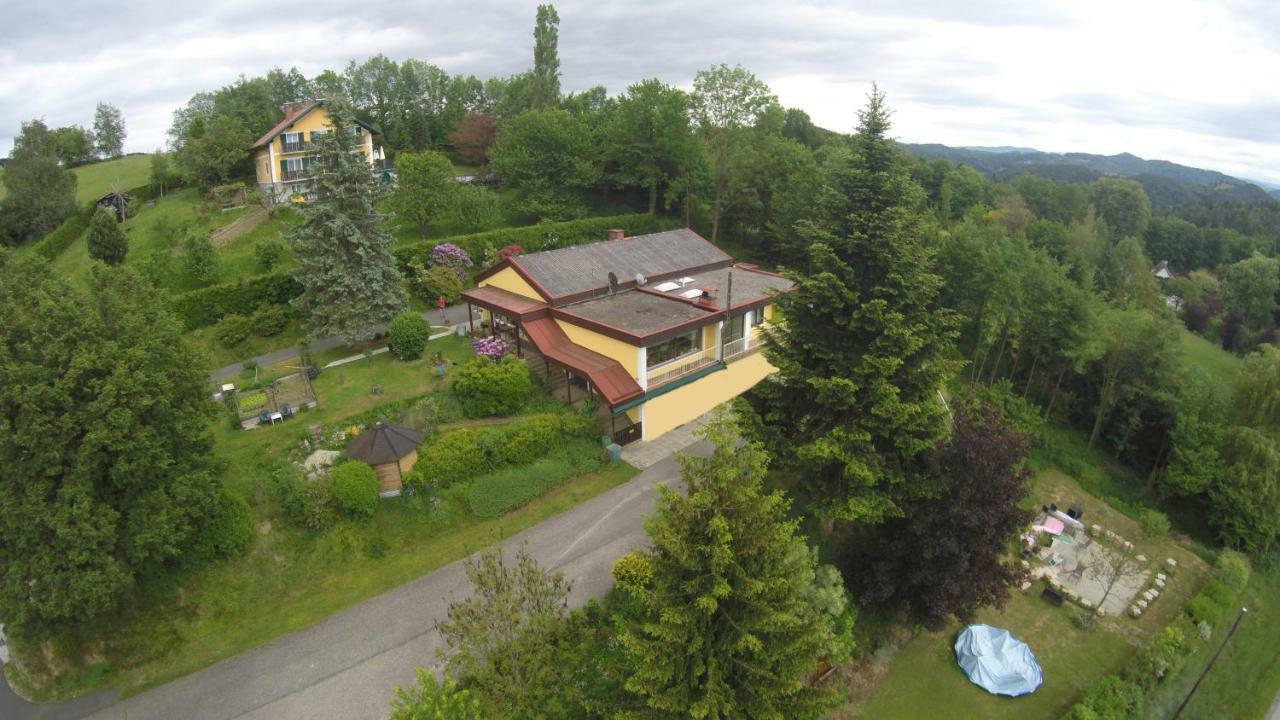 Haus Renarth - Michaela Pronegg Apartment Kitzeck im Sausal Bagian luar foto